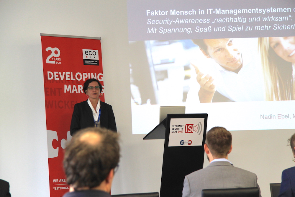 Nadin Ebel, Materna, ging in ihrem Vortrag auf den Faktor Mensch in IT-Managementsystemen ein